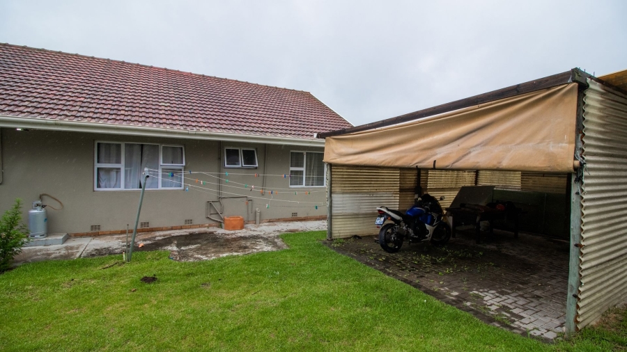 3 Bedroom Property for Sale in Sunnyridge Eastern Cape